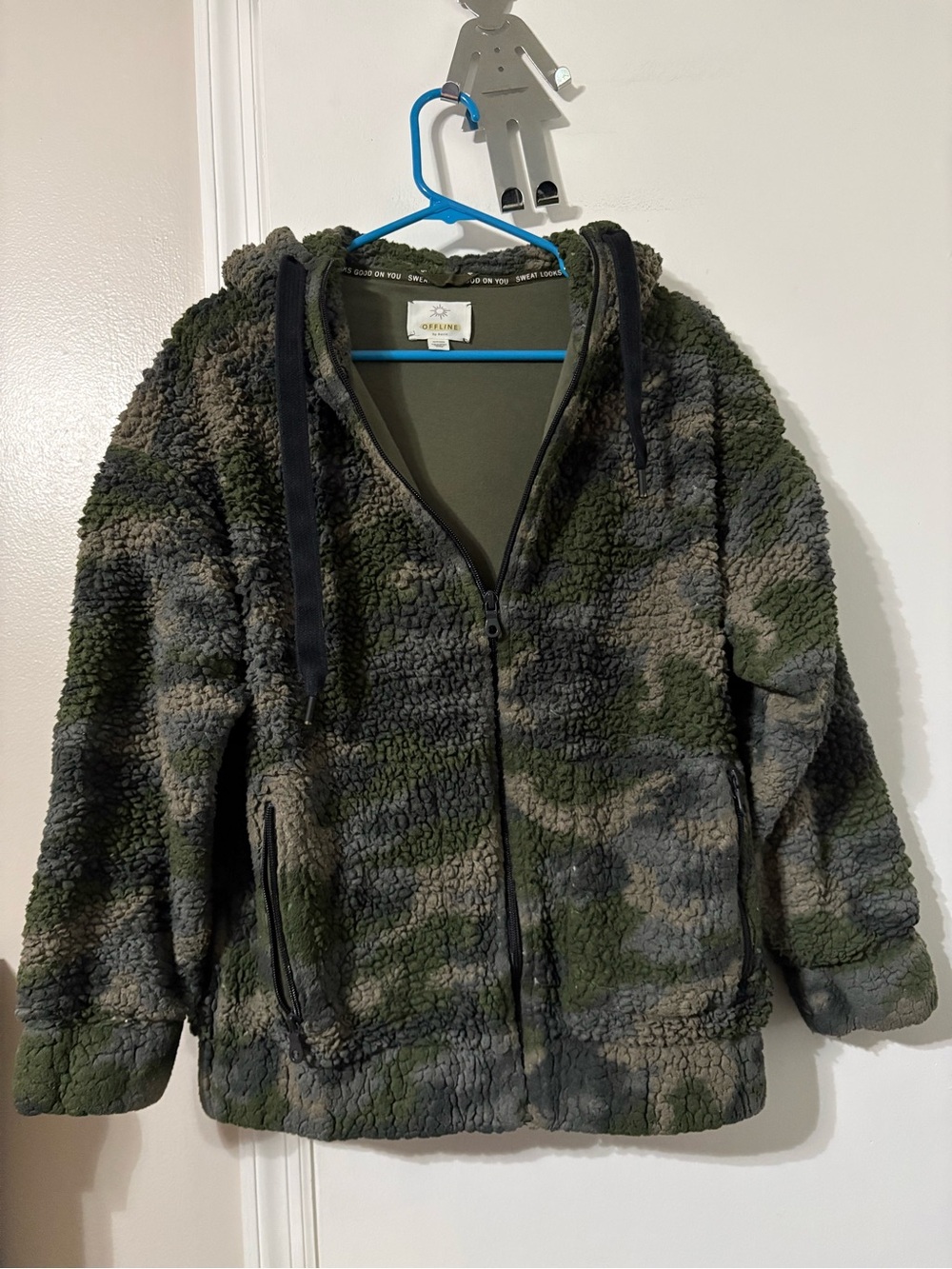 Offline by Aerie green camo sherpa hooded jacket xs